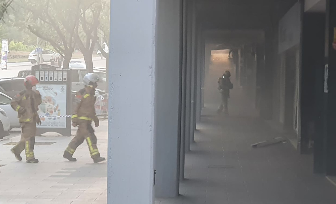 Dos treballadors ferits, un d'ells molt greu, en l'incendi d'un quadre elèctric al  Condis de Canaletes